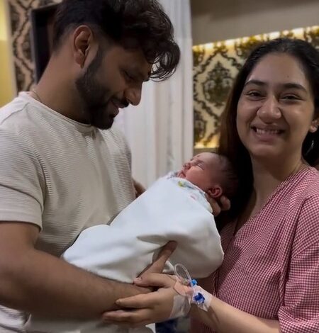 Rahul Vaidya-Disha Parmar’s daughter turns 3: No one can love you the way I do Rahul Vaidya-Disha Parmar’s daughter turns 3: No one can love you the way I do
