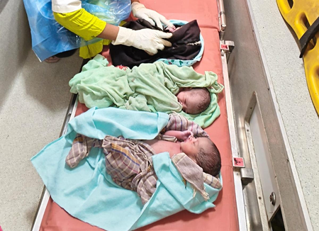 Gujarat: Mother delivers triplets with help from 108 emergency team in Rajkot Gujarat: Mother delivers triplets with help from 108 emergency team in Rajkot