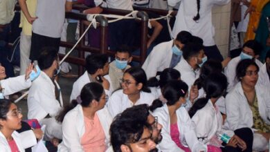 Bengal: Doctors, nurses strike after attack at East Burdwan hospital Bengal: Doctors, nurses strike after attack at East Burdwan hospital