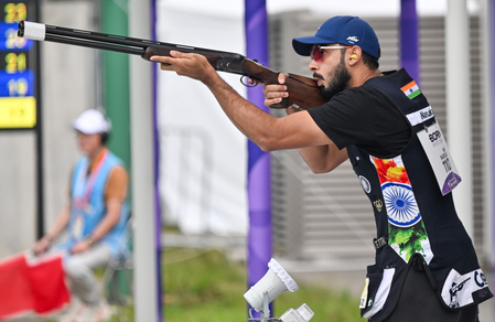 Asian Games: India draw blank in men’s 10m pistol; Anantjeet-Parinaaz duo in skeet mixed team final Asian Games: India draw blank in men’s 10m pistol; Anantjeet-Parinaaz duo in skeet mixed team final