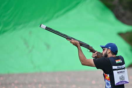 Anantjeet-Parinaaz duo win skeet mixed team bronze at Asian Games Anantjeet-Parinaaz duo win skeet mixed team bronze at Asian Games