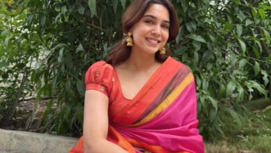 Sharvari Wagh recalls Sooraj Barjatya telling her BTS stories of iconic songs ‘Maiya Yashoda’ & ‘Didi Tera Dewar Deewana’ Sharvari Wagh recalls Sooraj Barjatya telling her BTS stories of iconic songs ‘Maiya Yashoda’ & ‘Didi Tera Dewar Deewana’