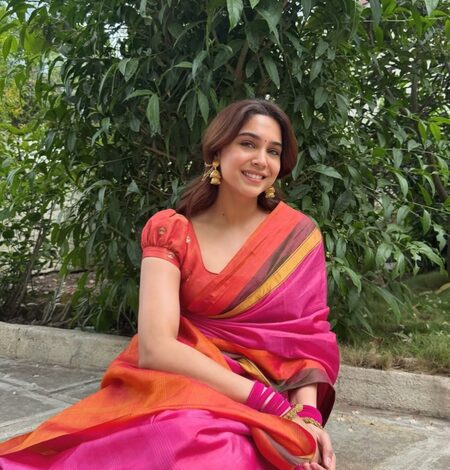 Sharvari Wagh recalls Sooraj Barjatya telling her BTS stories of iconic songs ‘Maiya Yashoda’ & ‘Didi Tera Dewar Deewana’ Sharvari Wagh recalls Sooraj Barjatya telling her BTS stories of iconic songs ‘Maiya Yashoda’ & ‘Didi Tera Dewar Deewana’
