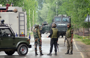 Security tightened in Srinagar as J&K Assembly session begins Security tightened in Srinagar as J&K Assembly session begins