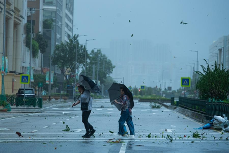 Heavy rain, strong winds batter Japan as typhoon nears eastern coast