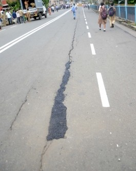Crack emerges on newly-built Motihari bridge; flyover shuttering collapses on Muzaffarpur-Darbhanga highway in Bihar Crack emerges on newly-built Motihari bridge; flyover shuttering collapses on Muzaffarpur-Darbhanga highway in Bihar
