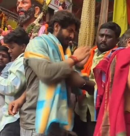 Anupama Parameswaran’s ‘Crazy Kalyanam’ team offers prayers at Khairatabad Ganesh temple ahead of film’s release Anupama Parameswaran’s ‘Crazy Kalyanam’ team offers prayers at Khairatabad Ganesh temple ahead of film’s release
