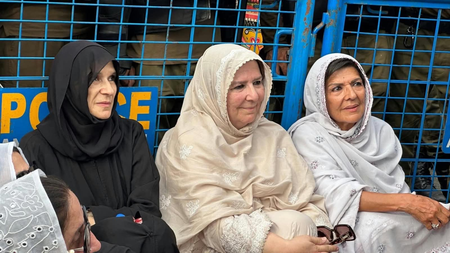 Pakistan: Imran Khan’s sisters challenge detention orders in court, demand immediate release