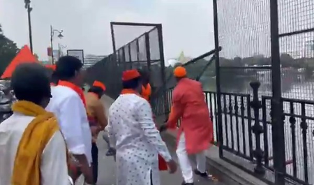 Protest over restrictions on immersion of idols at Tank Bund in Hyderabad Protest over restrictions on immersion of idols at Tank Bund in Hyderabad