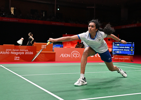 Asian Games: Sindhu storms into quarterfinals with straight-game win over Miyazaki