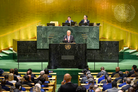 UN chief warns of humans handing power to machines, power structure shifting from governments to corporations