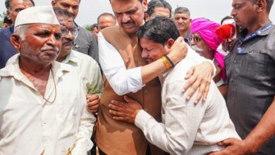 Maha govt to issue notification on drought in two days; stands firmly with farmers: CM Fadnavis Maha govt to issue notification on drought in two days; stands firmly with farmers: CM Fadnavis