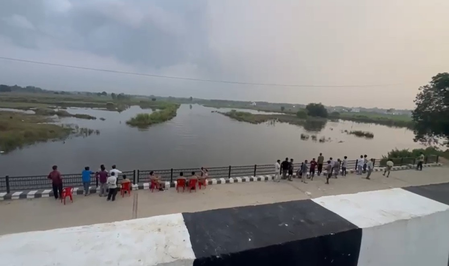 Three men swept away by heavy current during immersion in Lucknow Three men swept away by heavy current during immersion in Lucknow