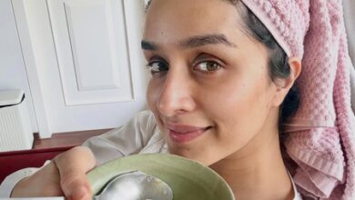 Shraddha Kapoor gorges on modak as she shares glimpses from Ganpati celebrations Shraddha Kapoor gorges on modak as she shares glimpses from Ganpati celebrations