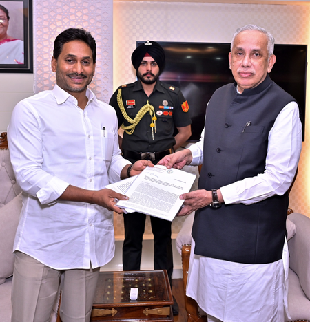 Jagan apprises Andhra Governor of DSC scam, attack on protesters Jagan apprises Andhra Governor of DSC scam, attack on protesters
