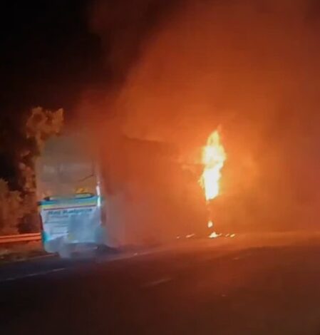 9 charred to death as massive fire engulfs double-decker bus in Greater Noida 9 charred to death as massive fire engulfs double-decker bus in Greater Noida