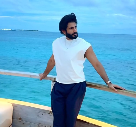 Karan Tacker escapes to Maldives for a relaxing break before getting back to work