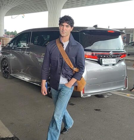 Akshay Kumar’s son Aarav makes rare appearance with mother Twinkle Khanna, sister Nitara at airport, feels shy