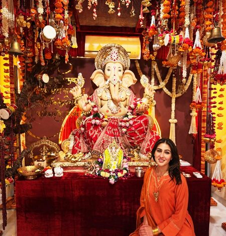 Sara Ali Khan visits Nidhi Dutta’s family Ganpati on last day Sara Ali Khan visits Nidhi Dutta’s family Ganpati on last day
