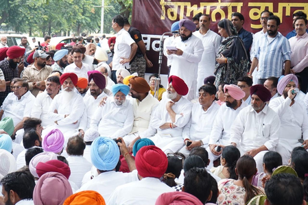 Congress protest in Chandigarh demanding removal of Gyanesh Kumar Congress protest in Chandigarh demanding removal of Gyanesh Kumar