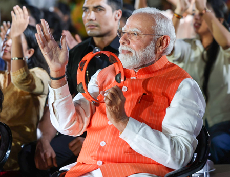 PM Modi joins Bhajan clubbing on Deen Dayal Upadhyaya’s birth anniversary PM Modi joins Bhajan clubbing on Deen Dayal Upadhyaya’s birth anniversary