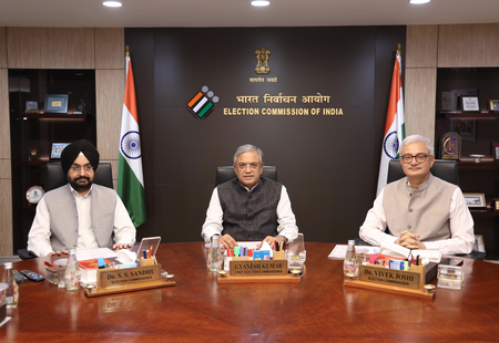 CEC Gyanesh Kumar, ECs Sandhu-Joshi meet; Form 6, SIR decisions clarified (Lead) CEC Gyanesh Kumar, ECs Sandhu-Joshi meet; Form 6, SIR decisions clarified (Lead)