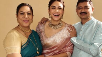 Mrunal Thakur shares family pic with parents, calls herself their ‘beloved daughter Mrunal Thakur shares family pic with parents, calls herself their ‘beloved daughter