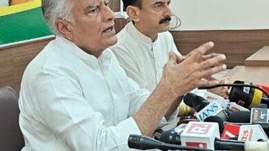 Sunil Jakhar accuses Punjab govt of taking credit for Centre schemes