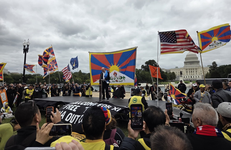 Thousands rally in Washington over human rights abuses in China