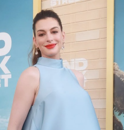 Anne Hathaway explains why she hasn’t appeared on ‘Hot Ones’ Anne Hathaway explains why she hasn’t appeared on ‘Hot Ones’
