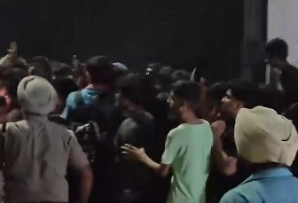 Students’ protest turns violent in Punjab; three police vehicles set afire (Lead) Students’ protest turns violent in Punjab; three police vehicles set afire (Lead)