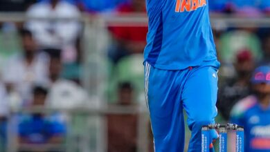 Kuldeep Yadav is a gun bowler, stemmed the flows of runs from the outset: Varun Aaron
