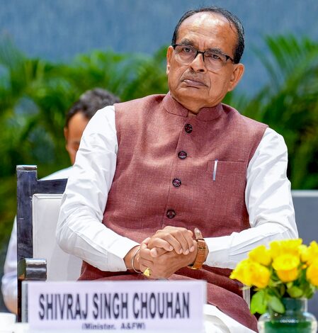 Union Minister Shivraj Singh Chouhan to visit Maharashtra to assess drought Union Minister Shivraj Singh Chouhan to visit Maharashtra to assess drought