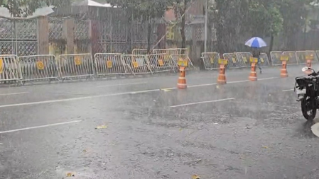 Fresh low-pressure area may bring more rain to Bengal ahead of Durga Puja Fresh low-pressure area may bring more rain to Bengal ahead of Durga Puja