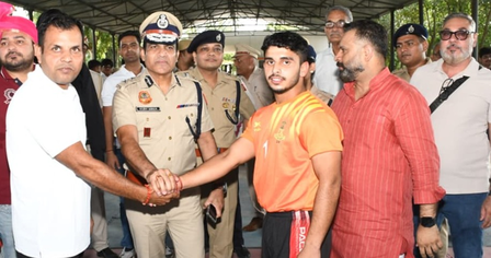 Delhi L-G stresses greater police-citizen engagement for building trust Delhi L-G stresses greater police-citizen engagement for building trust