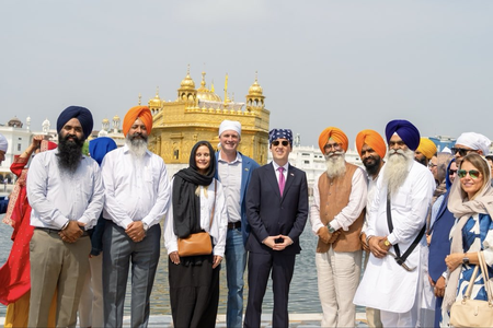 US Ambassador Gor pays obeisance at Golden Temple US Ambassador Gor pays obeisance at Golden Temple