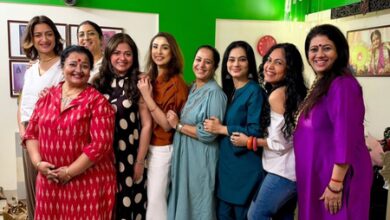 Apara Mehta cooks for her ‘Kyunki’ girl gang for the first time in 26 years; Smriti Irani calls her ‘an awesome cook’ Apara Mehta cooks for her ‘Kyunki’ girl gang for the first time in 26 years; Smriti Irani calls her ‘an awesome cook’