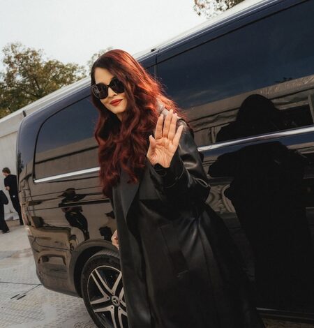 Aishwarya Rai Bachchan wears crown at PFW, joins Celine Dion, Kendall Jenner, Eva Longoria and Simone Ashley on stage Aishwarya Rai Bachchan wears crown at PFW, joins Celine Dion, Kendall Jenner, Eva Longoria and Simone Ashley on stage
