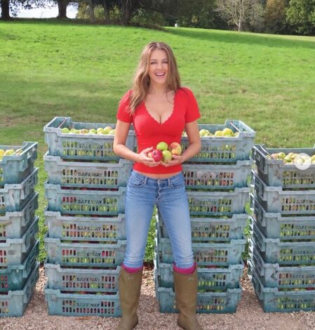 Elizabeth Hurley shares joy of hand-picking apples from her neglected orchard