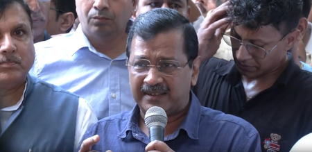 AAP supporters assault Delhi cop during Kejriwal’s Tilak Nagar visit AAP supporters assault Delhi cop during Kejriwal’s Tilak Nagar visit