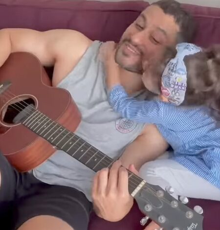 Kunal Kemmu celebrates daughter Inaaya’s birthday with a sweet guitar performance and cuddles Kunal Kemmu celebrates daughter Inaaya’s birthday with a sweet guitar performance and cuddles