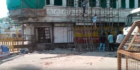 Ujjain mosque portion removal continues for 2nd day amid tight security Ujjain mosque portion removal continues for 2nd day amid tight security