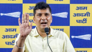 Delhi cop assault: FIR filed against Saurabh Bhardwaj, Jarnail Singh, AAP workers Delhi cop assault: FIR filed against Saurabh Bhardwaj, Jarnail Singh, AAP workers