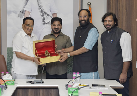 Telangana CM urges Centre to expedite approvals for Tummidihatti barrage Telangana CM urges Centre to expedite approvals for Tummidihatti barrage