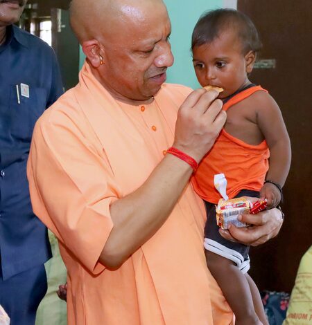 CM Yogi visits Kushinagar, takes stock of flood-affected areas after river embankment breach