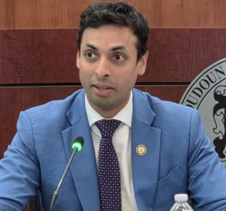 Indian-American lawmakers push H-1B visa overhaul Indian-American lawmakers push H-1B visa overhaul