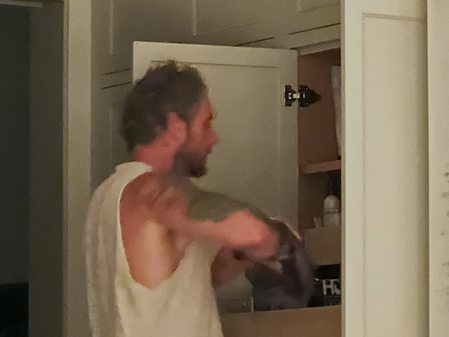 Kristen Bell’s ‘very best spy’ secretly captures Dax Shepard gorging on snacks Kristen Bell’s ‘very best spy’ secretly captures Dax Shepard gorging on snacks