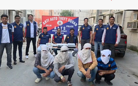 Illegal international call centre busted in Dwarka; five cyber fraudsters arrested for impersonating Amazon, Apple support agents Illegal international call centre busted in Dwarka; five cyber fraudsters arrested for impersonating Amazon, Apple support agents
