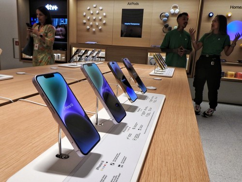 Mobile phone retailers seek exemption from UPI charges