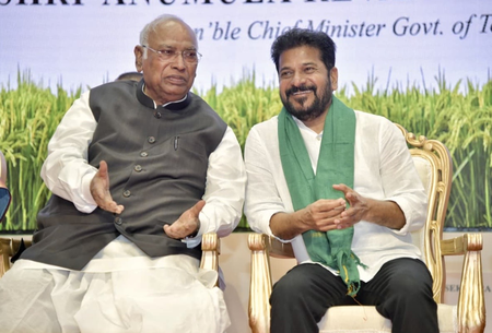 YSR gave whole life to Congress and poor people: Kharge YSR gave whole life to Congress and poor people: Kharge